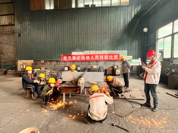 焊花飛濺競匠心 標(biāo)準(zhǔn)衡量真功夫